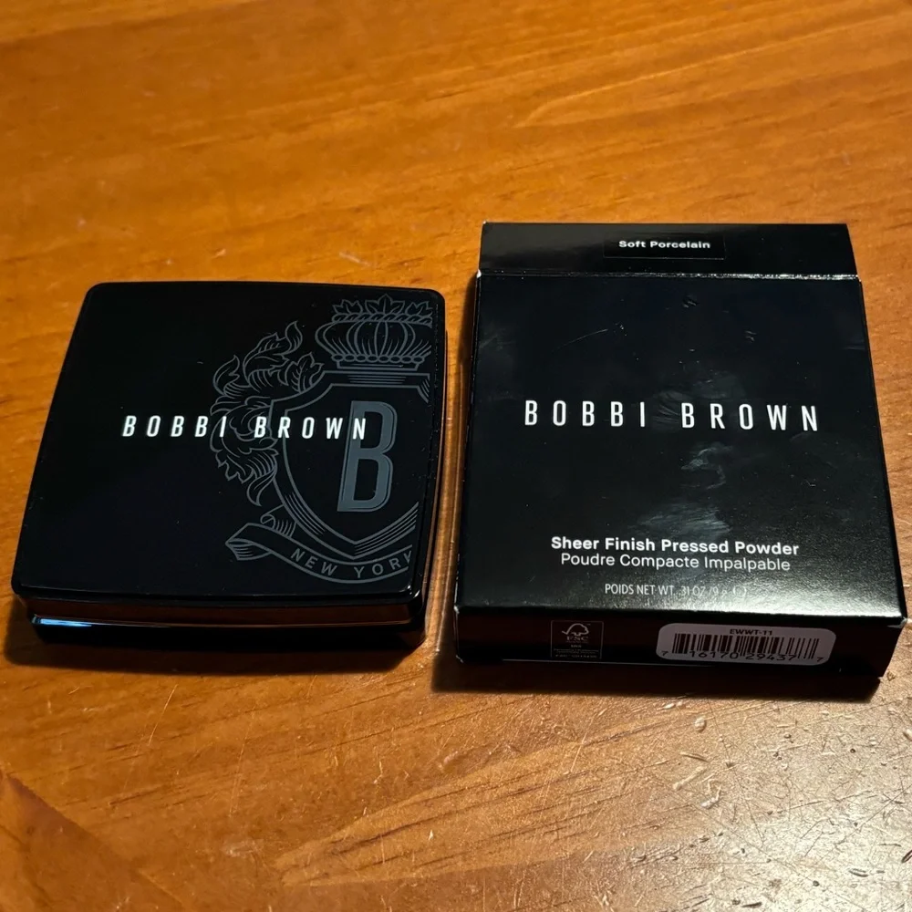 Bobbi Brown Sheer Finish Pressed Powder Soft Porcelain